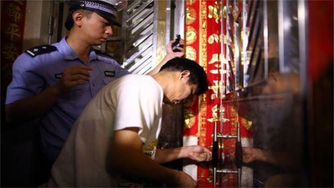 商洛地区请开锁师傅开了锁后，师傅